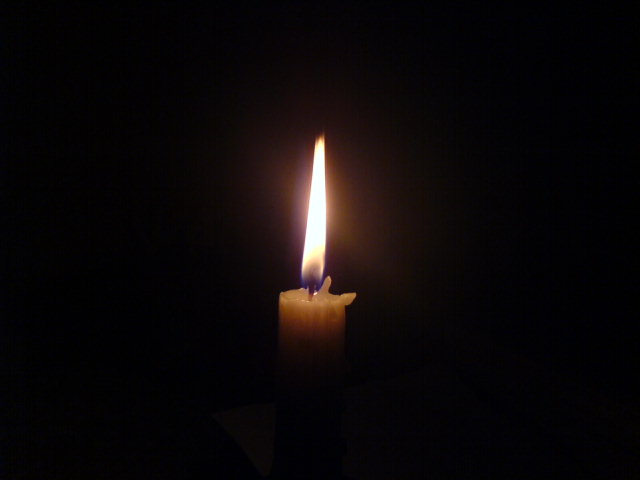 candle Sveca u mraku